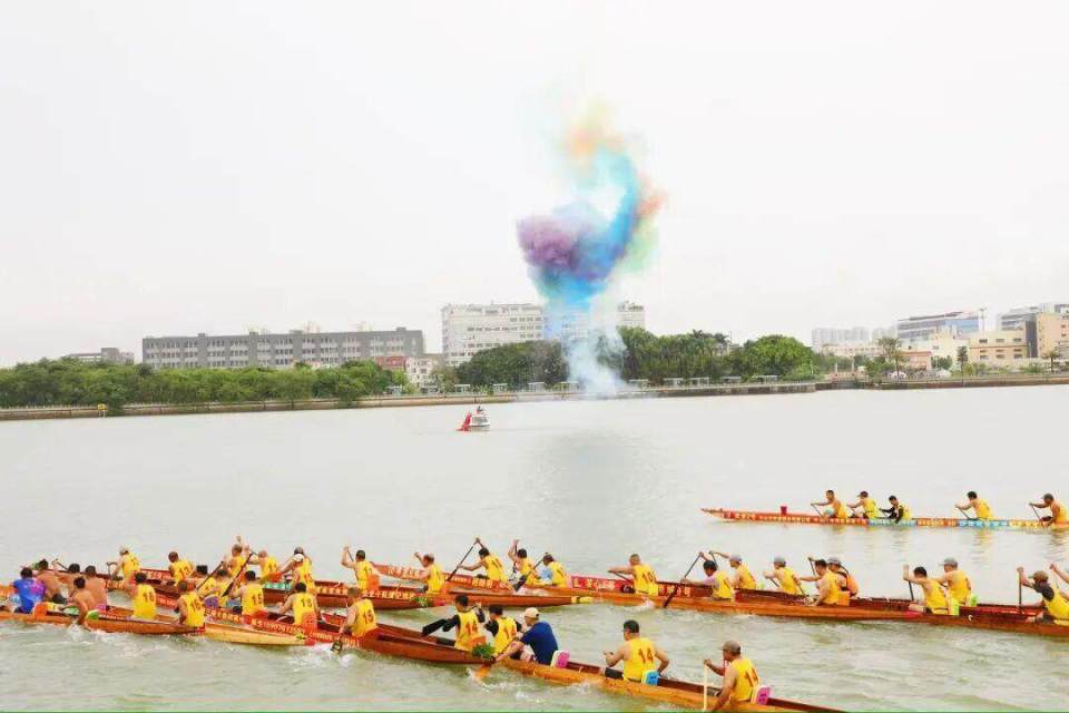 团结带领广, 擎桨待发, 勾勒出一道 团结带领广, 擎桨待发, 勾勒出一道